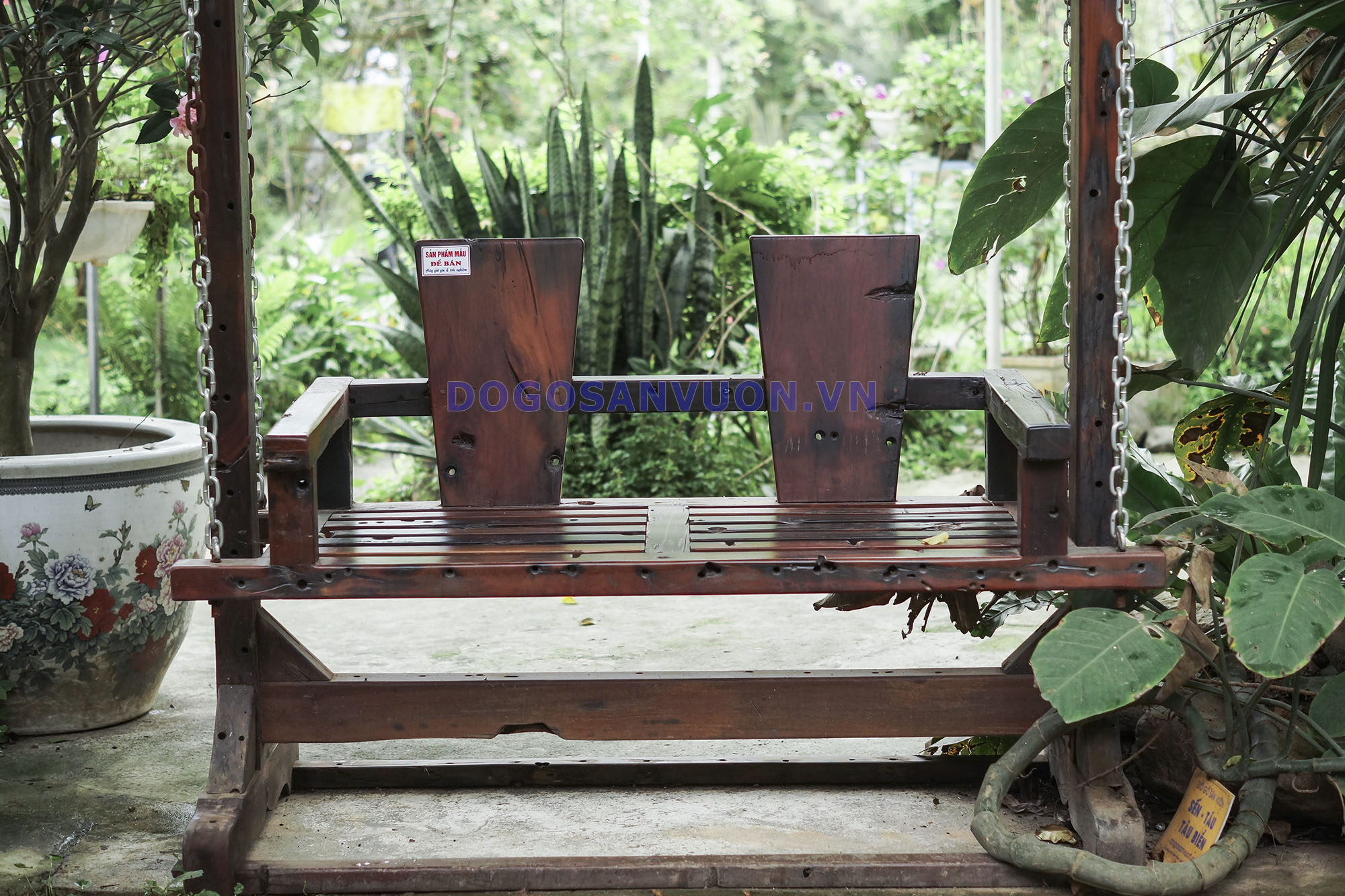 Ghế xích đu sân vườn gỗ tự nhiên. GNT 012
