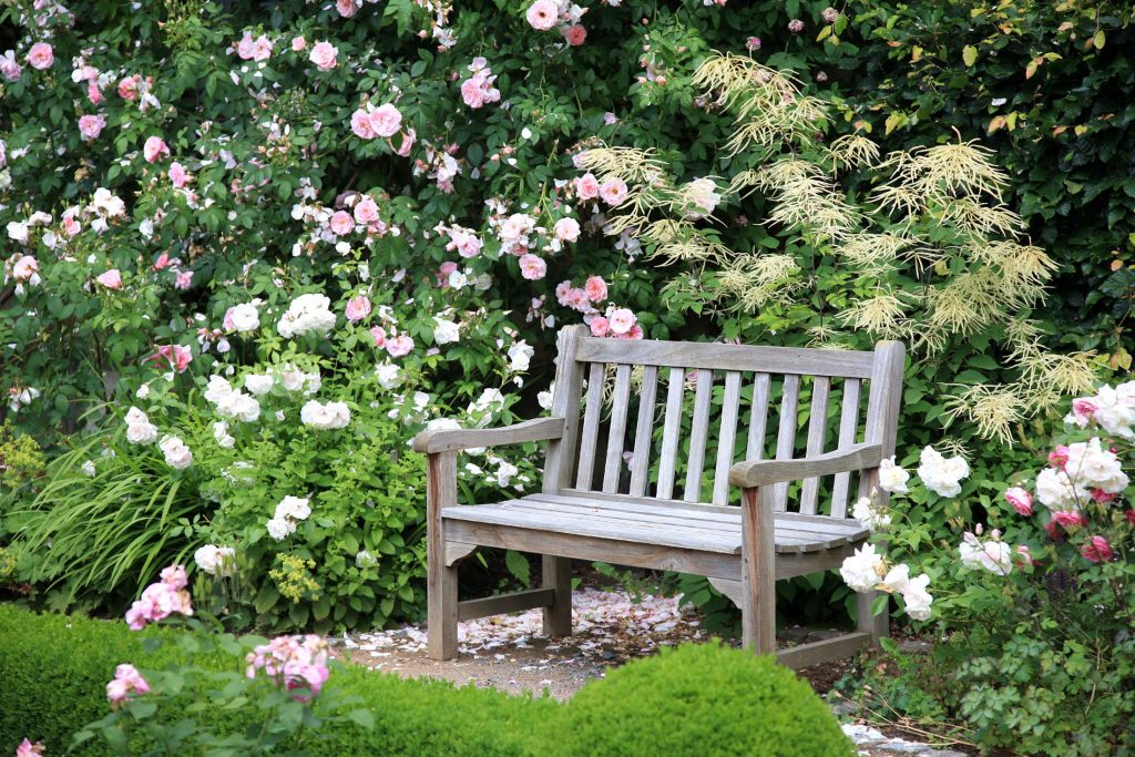 Lựa chọn bàn ghế sân vườn theo phong cách mà bạn mong muốn